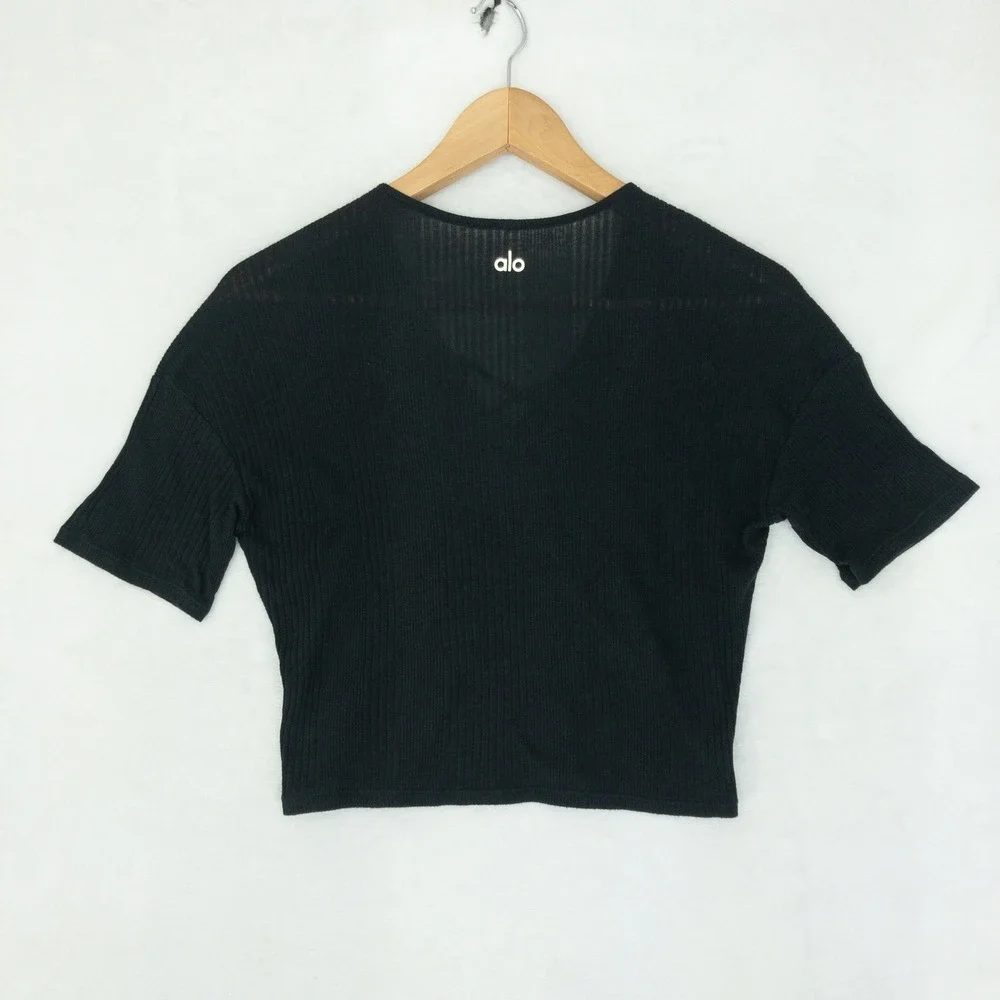 Alo Yoga Interlace Short Sleeve Top Womens XS ? Black Lace Up V Neck Ribbed Crop